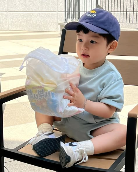 #baby #cute #kids #babies #cutebaby #babyboy #babygirl #cutesmile #newborn #babyphotography #children #cutekids #babypark Korean Baby Boy Newborn, Asian Baby Boy, Korean Baby Boy, Chubby Boy, Lehenga For Girls, Baby Park, Ulzzang Kids, Cute Asian Babies