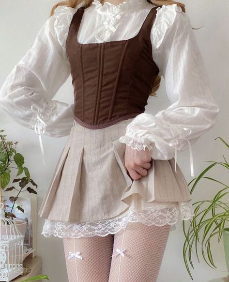 Corset Over Blouse, Victorian Corset Outfit, Corset Outfits Ideas, How To Style Corset Tops, Pola Vest, Casual Corset Outfit, Vintage Corset Outfit, Corset Top Outfit Classy, Academia Outfits Aesthetic