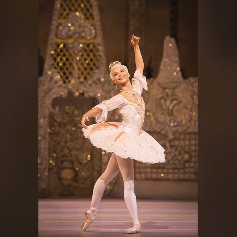 Nutcracker Aesthetic, Francesca Hayward, Peter Wright, Nutcracker Costumes, Ballet Images, The Royal Ballet, Ballet Beauty, Bolshoi Ballet, Ballet Inspiration