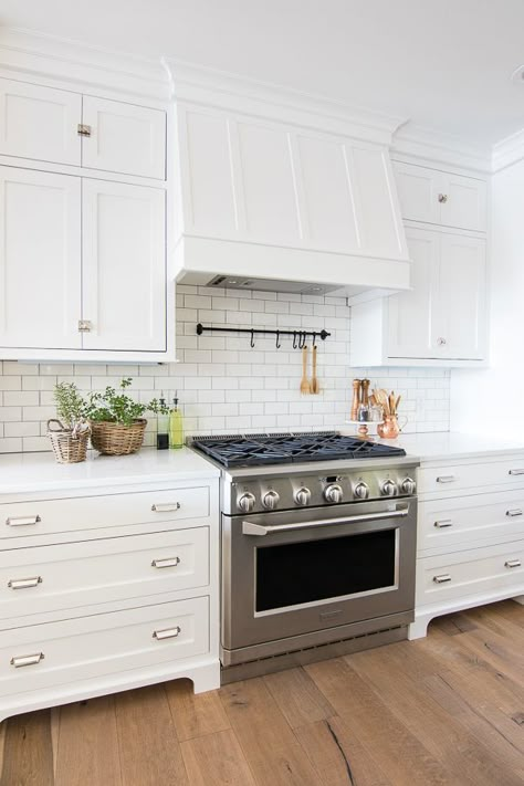 Kitchen cooker hood