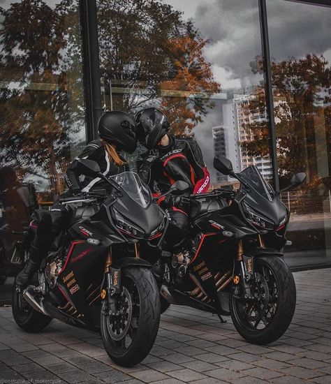 Bike Couples Photography, Motocross Couple, Moto Wallpapers, Bike Couple, Biker Couple, Motorcycle Couple, Biker Photography, Motocross Love, Motorcross Bike