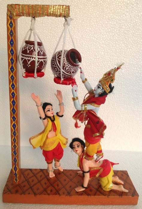 Flower Decoration Ideas, Mandir Decoration, Thali Decoration Ideas, Paper Mache Dolls, Janmashtami Decoration, Ganapati Decoration, Indian Dolls, Flower Decorations Diy, Goddess Decor