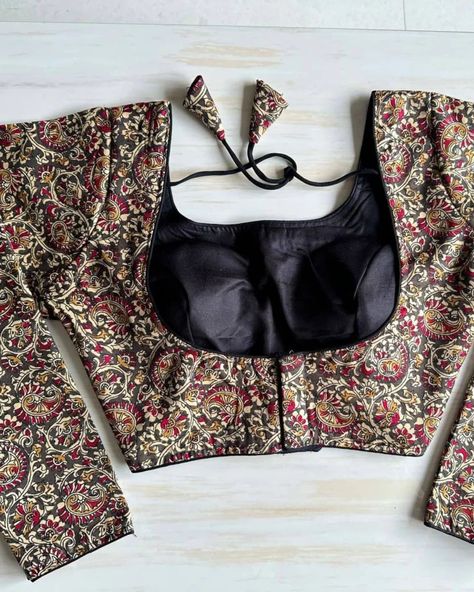 Price __550 free shipping New Long Sleeve Kalamkari❤️ *23 inch Sleeve Kalamkari* *Designer Long Sleeve Kalamkari Blouse* Fabric :- *Kalamkari Print* Size :- *38 Ready Upto 42 Chest Size* Colour :- *4* Height :- *15 inch* Open :- *Back Hook* Pattern :- *Normal Neck* Pad :- *Yes* Lining :- *Yes* Normal Blouse Designs Back Neck, Blouse Designs Back Neck, Normal Blouse Designs, Blouse Designs Back, Front Blouse Designs, Kalamkari Blouse Designs, Normal Blouse, Kalamkari Print, Kalamkari Blouse