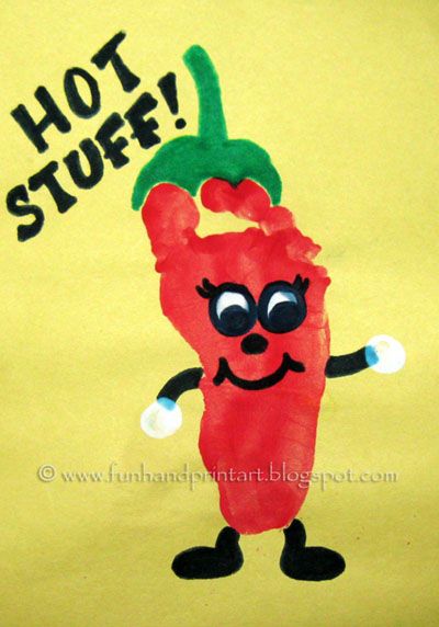 Footprint Chili Pepper {Cinco de Mayo Craft} - Fun Handprint Art. Did this one with the kiddies. So CUTE! Pepper Craft, May Crafts, Footprint Craft, Footprint Crafts, Baby Art Projects, 5 De Mayo, Footprint Art, Handprint Crafts, Daycare Crafts