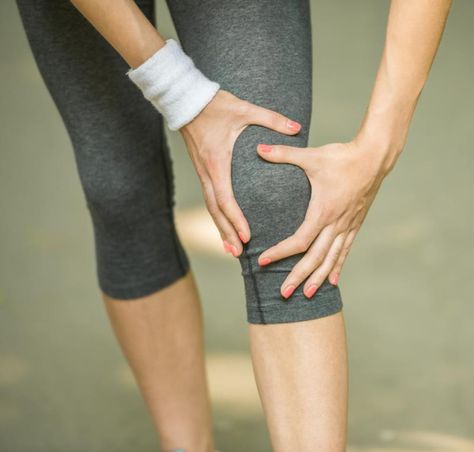 9 Moves You Can Do Every Day for Better Joint Mobility Mcl Injury, Acl Injury, Patellofemoral Pain Syndrome, My Knee Hurts, Swollen Knee, Anterior Cruciate Ligament, Ligament Tear, Cruciate Ligament, Ankle Pain