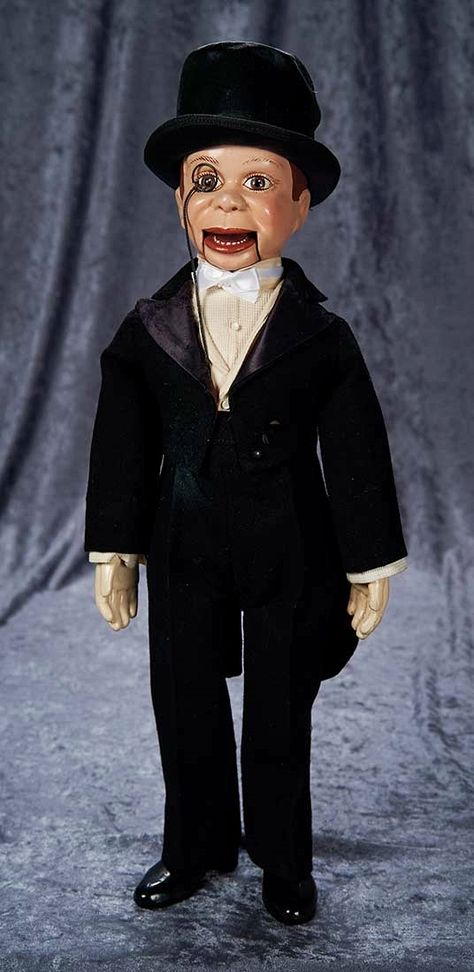 18" Charlie McCarthy character doll, made in the image of the ventriloquist dummy sidekick of entertainer Edgar Bergen, United States, 1935, by Effanbee Doll Company. Shari Lewis, Ventriloquist Doll, Charlie Mccarthy, Ventriloquist Dummy, Howdy Doody, Effanbee Dolls, Punch And Judy, Archie Andrews, Doll Costume