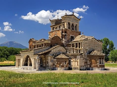 Byzantine Architecture, Bangunan Minecraft, The Balkans, Ancient Greek Architecture, Sacred Architecture, Medieval Houses, The Architect, Ancient Architecture, Archaeological Site