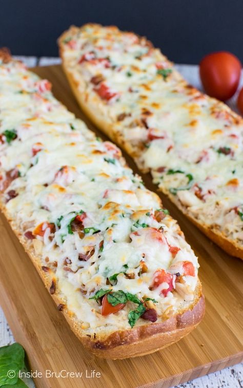 Open Face French Bread Sandwich, Loaded Bread, Blt Chicken, Great Dinner Recipes, French Bread Recipe, French Bread Pizza, Bread Pizza, Pizza Recipes Homemade, Chicken Alfredo