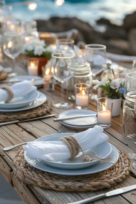 Outdoor Dinner Party Ideas Summer Nights Table Settings, Spring Tablescapes Ideas, Backyard Dinner Party Table, Beach Dinner Party, Beach Tablescape, Beach Table Settings, Beach Dinner Parties, Coastal Table Decor, Wedding At The Beach