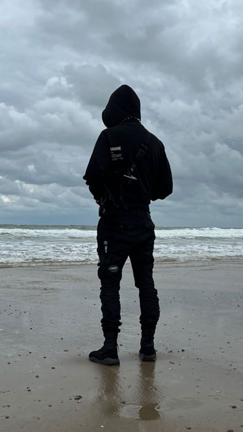 Dark Techwear, Books And Pens Photography, Rave Outfits Men, Lightning Final Fantasy, Cyberpunk Clothes, Hoodie Quotes, Mysterious Girl, Vintage Porsche, Amazing Nature Photography