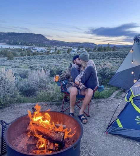 Hiking Relationship Goals, Camping Together Couple, Camping Couples Pictures, Camp Romance Aesthetic, Adventure Love Aesthetic, Fall Camping Colorado, Camping With Girlfriends, Camping With Partner, Camping Aesthetic Boyfriend