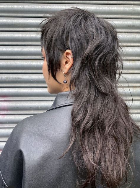 Mullet Styles, Mullet Haircut Woman, Mullet Haircuts, Korean Mullet, Hairstyles Straight Hair, Shaggy Hairstyles, Mullet Haircut, Mullet Hairstyle Women, Punk Hair