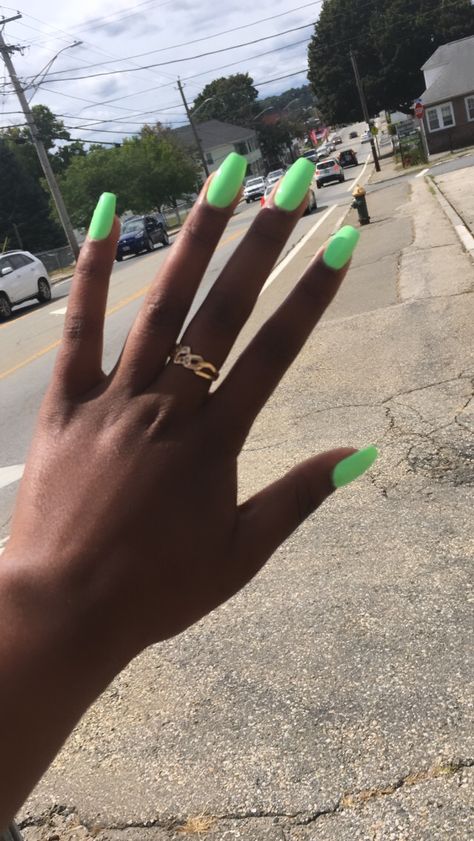 Summer Green Nails Acrylic, Light Green Nails Black Women, Neon Mint Green Nails, Key Lime Green Nails, Neo Green Nails, Melon Green Nails, Line Green Nails, Neon Teal Nails, Highlighter Green Nails