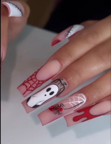 Simple Almond Halloween Nails, Nail Ideas Hollowen, Short Nail Ideas Halloween, Spooky Season Nails Almond, Halloween Nails Short Pumpkin, Abstract Halloween Nails, Halloween Nails Acrylic Stiletto, Halloween Nails Inspiration, Halloween Nail Designs Square