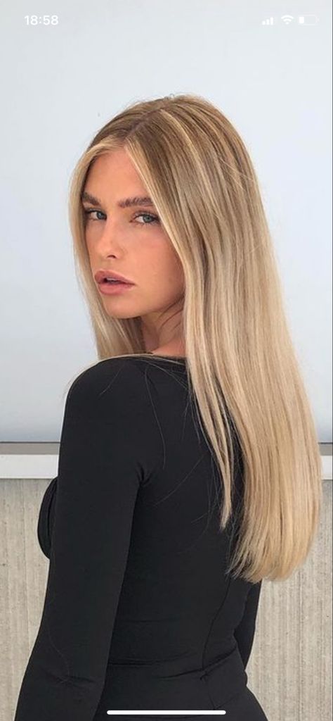 Norwegian Blonde Hair, Oat Milk Blonde Hair, Norwegian Hair, Scandinavian Hairline, Blond Beige, Gorgeous Hair Color, Make Up Inspo, Hair Cut, Gorgeous Hair