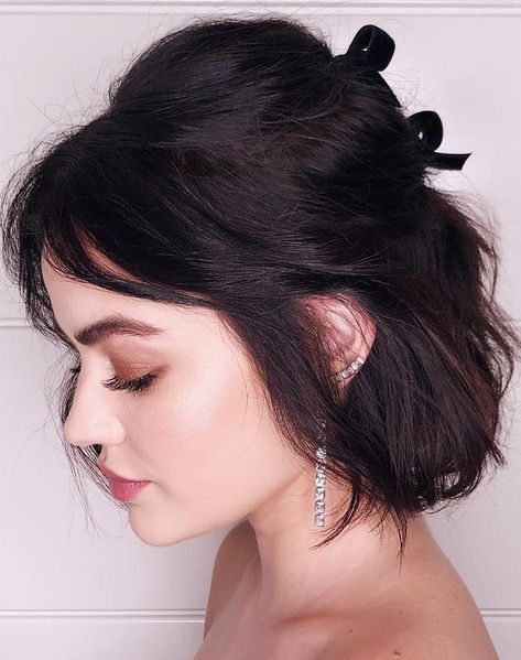 9 Half-Up, Half-Down Hairstyles for Any Occasion Half Up Half Down Bob, Easy Wedding Guest Hairstyles, Hairstyles Trending, Braided Updos, Hair Half Up Half Down, Hair Half Up, Simple Wedding Hairstyles, Wedding Guest Hairstyles, Christmas Hairstyles