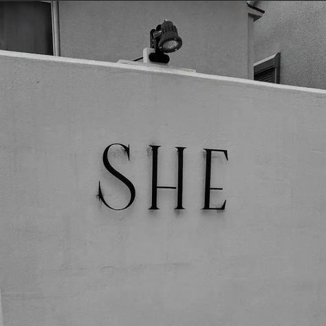 Gray Aesthetic, Feed Ig, Instagram Feed Ideas, Lily Rose Depp, Foto Ideas Instagram, Aesthetic Words, Minimalist Wallpaper, Ig Feed, Black And White Aesthetic