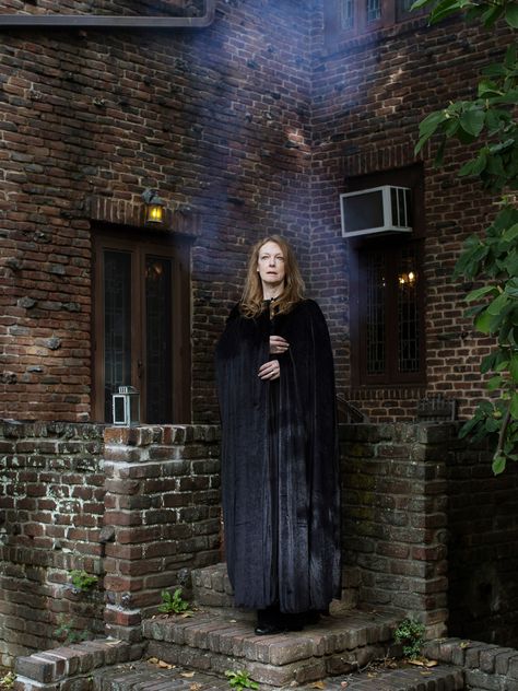 The Many Faces of Women Who Identify As Witches | The New Yorker - photos by Frances F. Denny Witchy Business, Modern Day Witch, Real Witches, Wiccan Witch, Modern Witch, America Today, Major Arcana, Photo Series, Many Faces