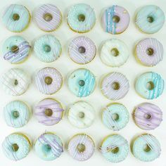 • Mermaid Mini Donuts • ✨ Orders juli.cantarella@gmail.com #donuts #minidonuts #pastelcolors… Underwater Theme Party, Diy Christmas Hats, Mermaid Bridal Showers, Mermaid Pirate Party, Mermaid Pool Parties, Birthday Donuts, Mermaid Theme Party, Mermaid Parties, Delicious Donuts