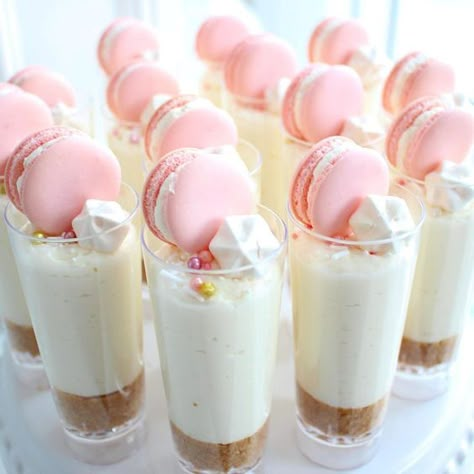 Dessert Cups Wedding, Mini Desserts Shooters Recipes, Dessert Shooters Recipes, Dessert Buffet Wedding, Dessert Cups Recipes, Dessert Shooters, Mini Dessert Cups, Baby Shower Sweets, Dessert Shots