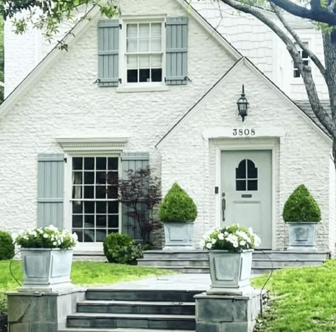 White Brick Cottage Exterior, White House Blue Trim, White And Green House, Two Tone House Exterior, Brick Cottage Exterior, 80s House Exterior, White Cottage Exterior, Patrick House, Stucco House Colors