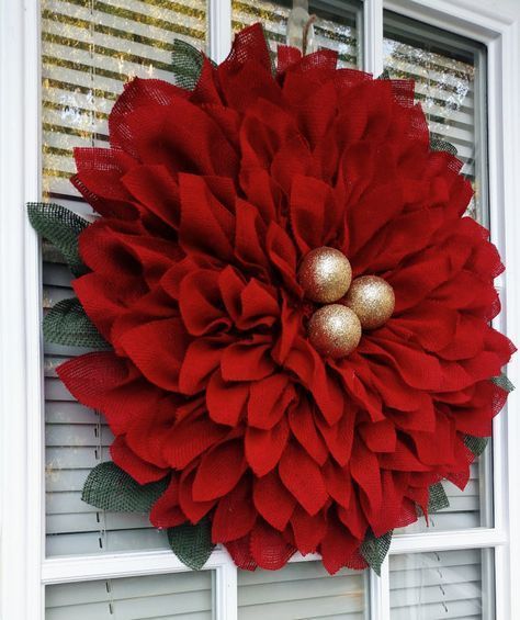 Couronne Diy, Red Christmas Decor, Poinsettia Wreath, Christmas Wreaths To Make, Xmas Wreaths, Christmas Wreaths Diy, Wreath Crafts, Xmas Crafts, Holiday Wreaths