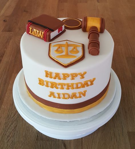 Lawyer's theme birthday Lawyer Theme Cake Design, Cake For Lawyer Birthday, Lawyer Birthday Cake Ideas, Law Theme Cake, Lawyer Theme Cake, Lawyer Party, Law Cake, Degree Cake, Lawyer Cake