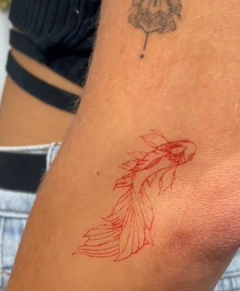 Tiny Coy Fish Tattoo, Messy Line Tattoo, Mini Koi Fish Tattoo, Betta Fish Tattoos, Beta Fish Tattoos, Red Back Tattoo, Tattoo Spots, Hidden Tattoos, Leo Tattoos