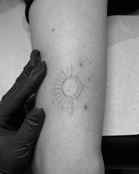 Fine Line Sun Moon Tattoo, Sun Moon Arm Tattoo, Fine Line Sun And Moon Tattoo, Half Sun Half Moon Tattoo, Half Sun Half Moon, Sun Rays Tattoo, Tricep Tattoo, Sun And Moon Tattoos, Tricep Tattoos