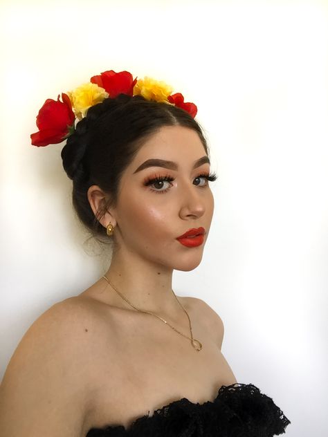 Cinco De Mayo Makeup Ideas, Mariachi Makeup, Cinco De Mayo Makeup, Mexicana Makeup, Mexican Makeup, Food Event, Latina Power, Latina Fashion, Traditional Mexican