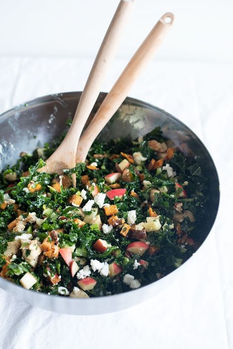 FALL KALE AND APPLE SALAD | Easy fall kale and apple salad! Packed with flavor and nutrition, this salad is easy to make ahead and stays fresh in the fridge for lunch all week. Made with kale, apples, roasted sweet potatoes, pecans, feta cheese, and a simple maple mustard dressing. Gluten-free and vegan optional. | LOVELEAF CO. #fallsalad #kalesalad #loveleafco Kale And Apple Salad, Kale Sweet Potato Salad, Kale Apple Salad, Winter Salads, Autumn Salad Recipes, Maple Mustard, Kale Salad Recipes, Salad Easy, Pecan Salad