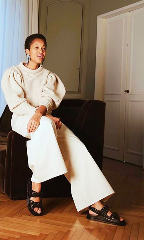 Top Trending Shoes, It Shoes, Marni Sandals, White Wide Leg Pants, Leandra Medine, Effortless Outfit, Sandals Outfit, Phoebe Philo, Chanel Sandals