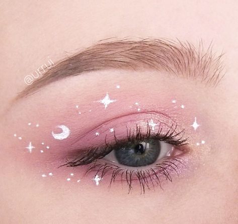 Eyeliner Inspo, Themed Makeup, Anime Eye Makeup, Space Makeup, Cute Eye Makeup, Graphic Makeup, Eye Makeup Pictures, Ethereal Makeup, Eye Makeup Steps