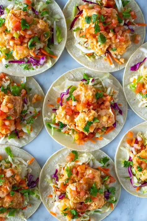 Bang Bang Shrimp Tacos {Bonefish Grill Copycat} - The Girl on Bloor Bang Bang Shrimp Tacos With Slaw, Bang Bang Shrimp Tacos, Bonefish Grill Recipes, Bonefish Grill, Shrimp Taco Recipes, Bang Bang Shrimp, Gluten Free Chili, Shrimp Tacos, Fried Shrimp