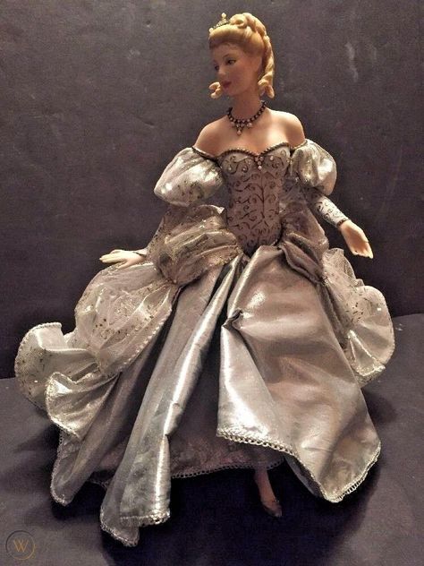 Franklin Mint Cinderella Dressed Porcelain Figurine by Eileen Rudisill Miller | #1872857577 Cinderella Doll, Figure Design, Uncanny Valley, Cinderella Dresses, Porcelain Figurine, Franklin Mint, Porcelain Doll, Grace Kelly, Fine Porcelain