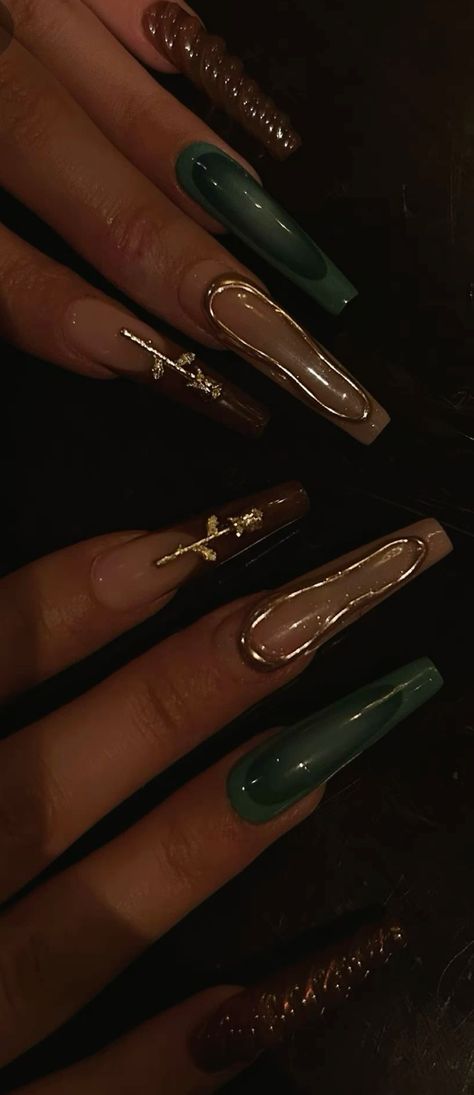 Mady Nails Euphoria, Acrylic Nails With Gold, Emerald Nails, Gold Acrylic Nails, Dark Green Nails, Purple Acrylic Nails, Pink Ombre Nails, Fantasy Nails, Cute Acrylic Nail Designs