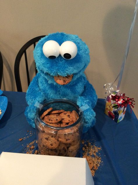 Cookie Monster 1st birthday Elmo And Cookie Monster Wallpaper Aesthetic, Cookie Monster Wallpaper Iphone, Cookie Monster Pfp, Wallpaper Iphone Cookie Monster, Cookie Monster Aesthetic, Cookie Monster Background, Cookie Monster Asthetic, Cookie Monster Funny, Cute Cookie Monster