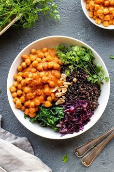 Masala Chickpea Quinoa Bowl | 14 Buddha Bowl Recipes That Will Satisfy Every Craving Chickpea Buddha Bowl, Vegan Diner, Buddha Bowls Recipe, Plats Healthy, Buddha Bowls, Healthy Bowls, Veggie Bowl, Buddha Bowl, Easy Healthy Dinners