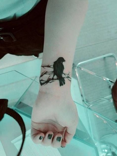 #Tattoos #Inked Raven Tattoos, Rabe Tattoo, Crow Tattoo Design, Black Bird Tattoo, Crow Tattoo, Raven Tattoo, Geniale Tattoos, Halloween Tattoo, Wrist Tattoos For Women