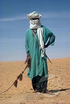 Tuareg Clothing | Tuareg man in traditional dress, Algeria, Africa | Stock Photo #1890 ... Desert Clothing, Africa Traditional, Tuareg People, Travel Clothes, Healthy Dog Treat Recipes, Traditional Fashion, Packing Tips For Travel, African Culture, Breakfast For Kids