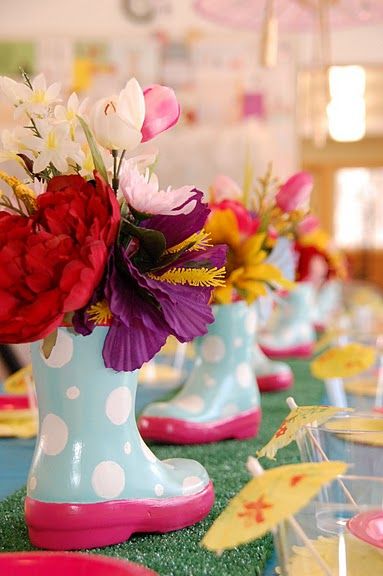 April Baby Shower, Spring Vases, Peppa Pig Birthday Party, Peppa Pig Party, Party Deco, Spring Fun, Spring Baby Shower, Pig Party, Peppa Pig Birthday