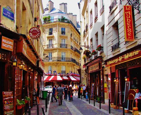 Quartier Latin, Paris. Perfect location. Both times i went that's where we stayed. Tres Vivant. Latin Quarter Paris, Traveling France, Midnight In Paris, Paris Dream, Latin Quarter, Paris Vacation, Paris Tours, Paris Aesthetic, I Love Paris