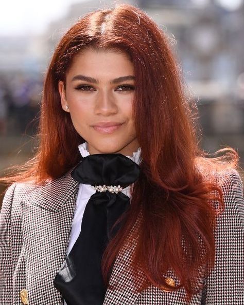 Red Hair Olive Skin, Zendaya Red Hair, Hair Olive Skin, Ginger Copper Hair, Red Hair Looks, Red Hair Inspiration, Dyed Curly Hair, Wine Hair, Red Hair Inspo