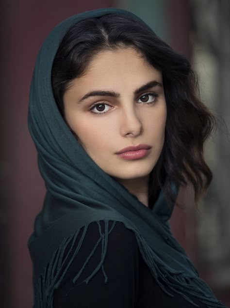 Young Turkish Woman - By Serdar Sertce Innocent Beauty, Persian Women, Eyebrow Growth Serum, Iranian Beauty, Women Face, Female Character Inspiration, Turkish Beauty, Art Portrait, 영감을 주는 캐릭터