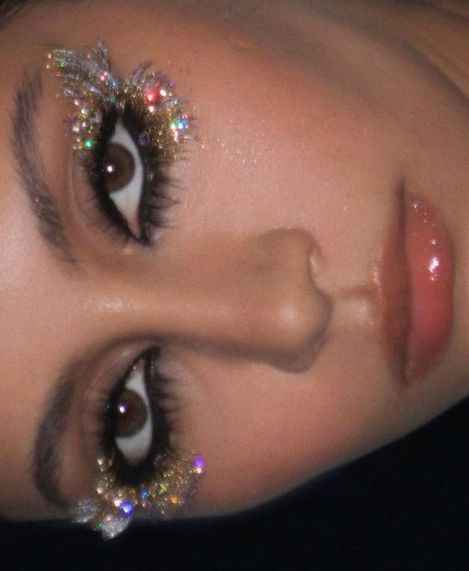 Iridescent Makeup, Artsy Makeup, Edit On Instagram, Crystal Party, Makeup Photo, Rave Makeup, Crystal Eyes, Ethereal Makeup, Fairy Makeup