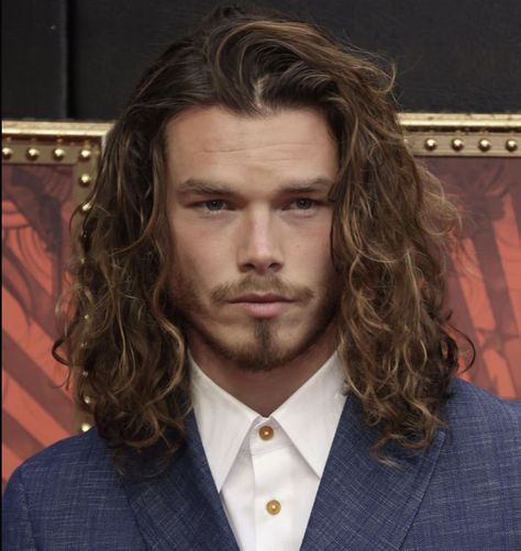 Sam Corlett, Men's Curly Hairstyles, Football Poses, Wavy Hair Men, Men Hair Color, Gq Men, Hair Flip, Mens Cuts, Aesthetic People