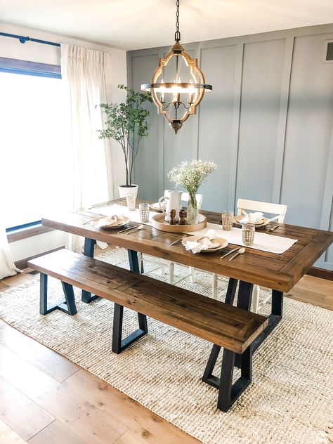 Rectangle Dining Table Decor, Modern Oak Kitchen, Dining Room Refresh, Christmas Dining Room Decor, Rectangle Dining Room Table, Dining Room Accent Wall, Easy Table, Dining Room Centerpiece, Homestead Ideas