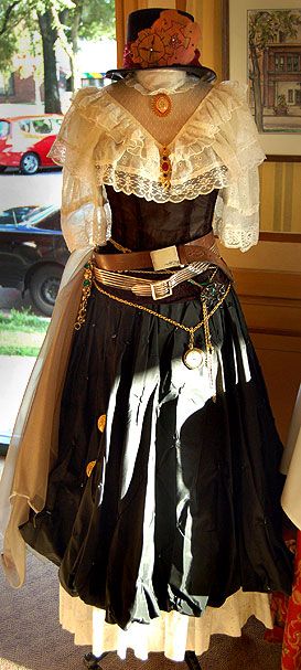 Steampunk from Milwaukee Chamber Theatre Fortune Teller Circus Costume, Circus Fortune Teller Aesthetic, 1920s Fortune Teller, Victorian Fortune Teller, Fortune Teller Outfit Diy, Fortune Teller Fashion, Fortune Teller Outfit Ideas, Fortune Teller Costume Outfit, Fortune Teller Aesthetic Outfit