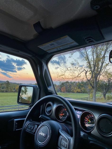 CAC ♥️ Jeep Asthetic Picture, Vision Board Car, Black Ford Raptor, Aesthetic Jeep, Dream Car Jeep, Grey Jeep, Garage Goals, Dream Whip, Dream Life Goals