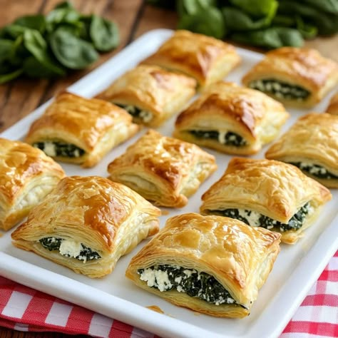 Spinach and Ricotta Puff Pastry Recipe – Easy Appetizer Idea – Grandmother's Kitchen Ina Garten Spinach Puff Pastry, Spinach Ricotta Pastry Puffs, Spinach Ricotta Feta Puff Pastry, Savoury Choux Pastry Fillings, Spanakopita With Puff Pastry, Spinach Cheese Puff Pastry, Ricotta Puff Pastry Recipes, Puff Pastry Snack Ideas, Spinach Ricotta Puff Pastry